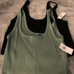 Women’s old navy cropped tanks